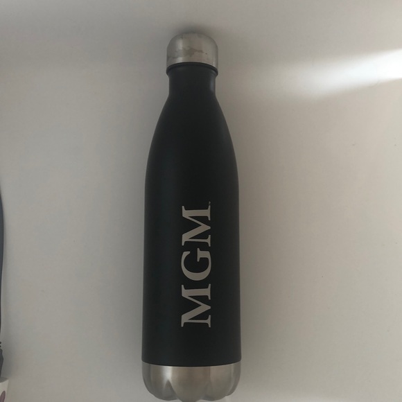 MGM Logo employee hydro Bottle - Picture 7 of 7
